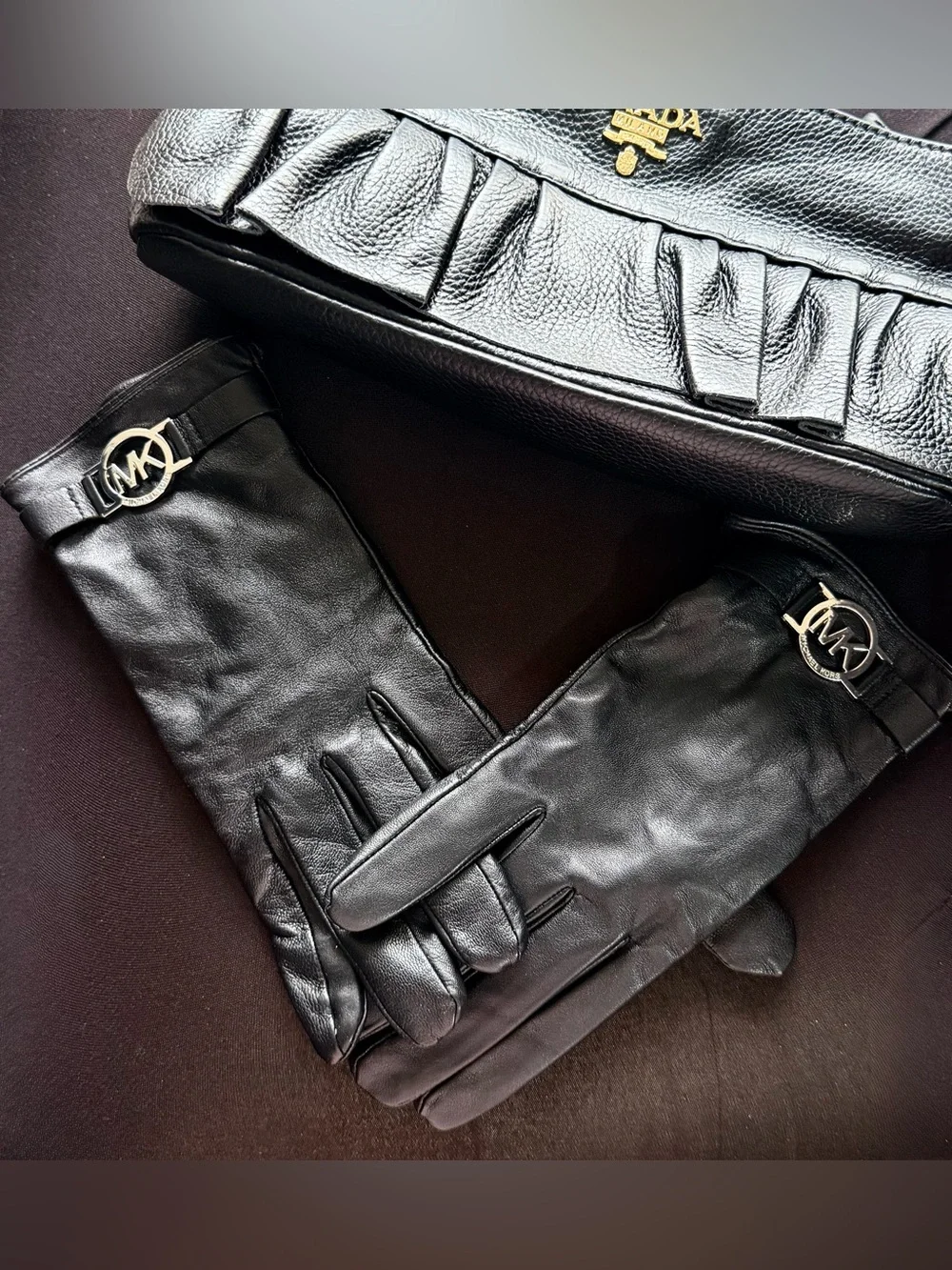 Michael Kors Black Leather Logo-Accent Gloves